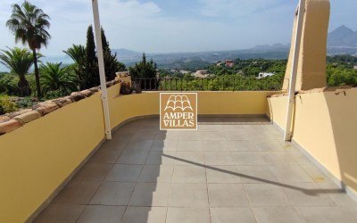 Magnificent villa with beautiful views and privacy in Sierra  Altea Golf.